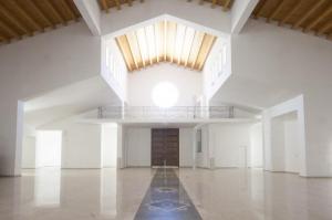 37 Chiesa interno